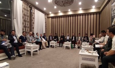 HÜDA PAR Milletvekili Dinç, STK temsilcileri ve akademisyenlerle bir araya geldi