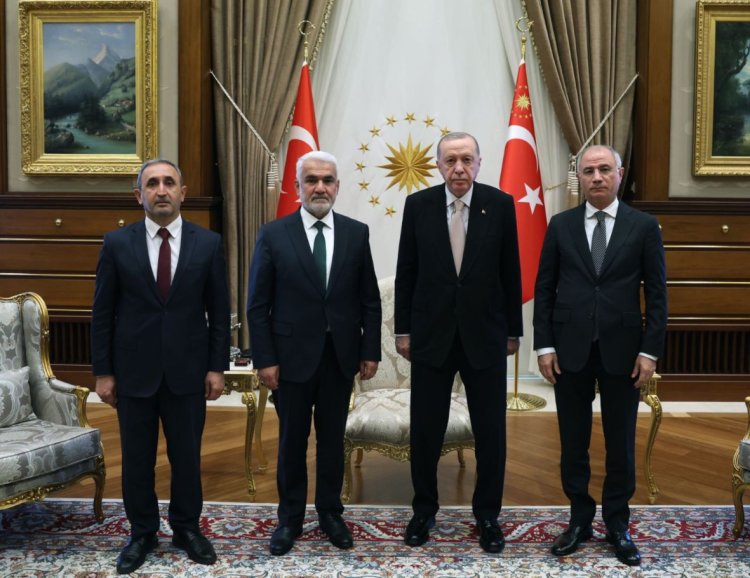 Cumhurbaşkanı Erdoğan, HÜDA PAR Genel Başkanı Yapıcıoğlu'nu kabul etti