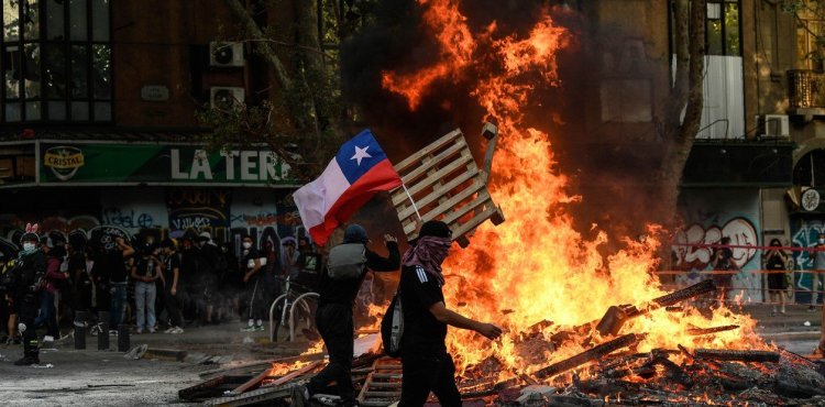Los Angeles'taki düzensiz göçmenlere destek protestoları gece boyunca sürdü