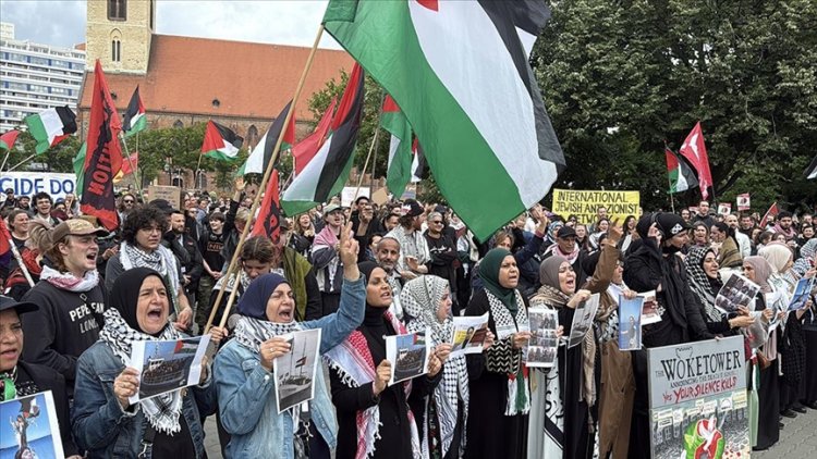 Berlin'de, siyonist rejimin "Madleen" gemisine saldırısı protesto edildi