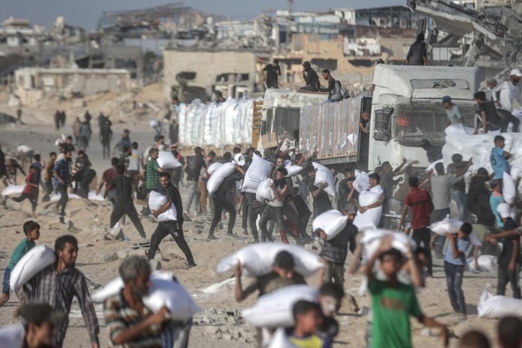 Hukukçular: İsrail'in insani yardım bekleyen Filistinlilere ateş açması soykırımdır
