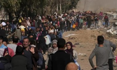 İsrail, Gazze'nin doğusundaki mahallelerin tamamını boşaltmakla tehdit ediyor