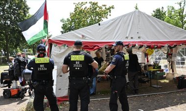 Berlin'de Filistin destekçilerine müdahale: Başbakanlık yanındaki kamp boşaltıldı