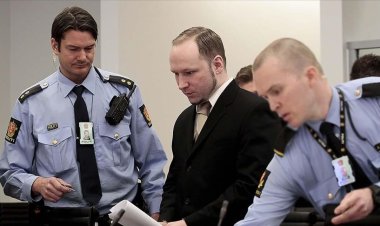 Norveç’te 77 kişi katleden Breivik mahkeme salonlarını nefret kürsüsüne çevirdi