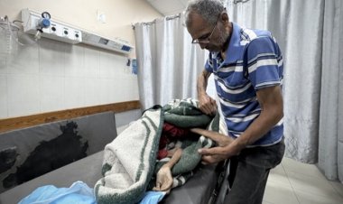 Gazze'de bir kadın ve biri bebek 2 çocuk açlıktan hayatını kaybetti