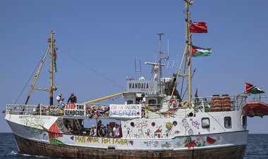 Gazze'ye yardım için yola çıkan Hanzala gemisi üzerinde dronlar görüldü
