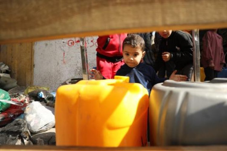Hamas: İsrail Gazze'de aç bırakmayı, susuz bırakmayı silah olarak kullanıyor