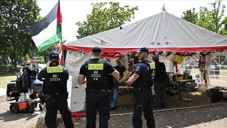 Berlin'de Filistin destekçilerine müdahale: Başbakanlık yanındaki kamp boşaltıldı