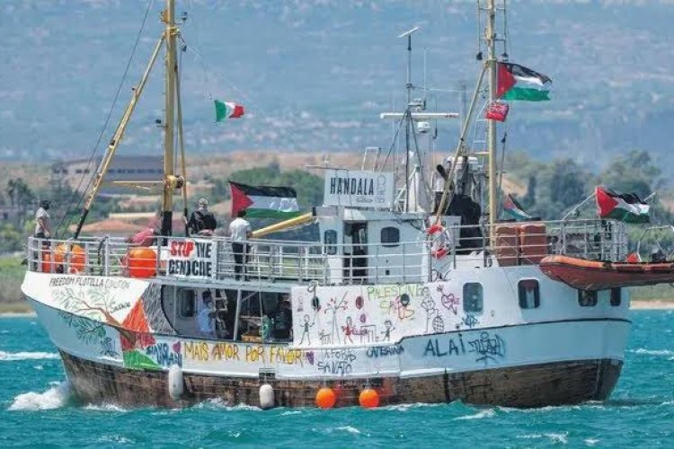 Gazze'ye giden 'Hanzala' gemisi İtalya'nın Gallipoli Limanı'na ulaştı