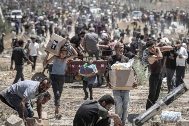 Gazze'de yardım bekleyenlere ve sığınmacılara saldırı: 7 şehit