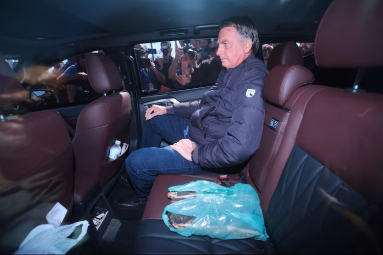 Brezilya polisi, darbe planlamakla suçlanan Bolsonaro'nun evine baskın düzenledi