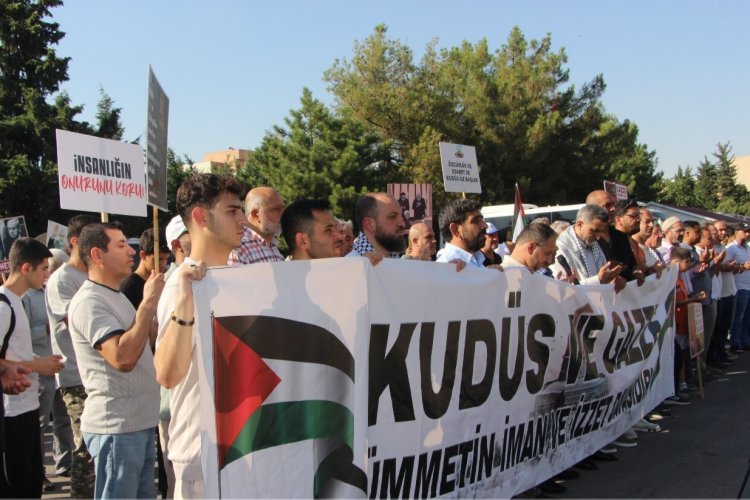 Mardinliler Gazze için çağrıya uyararak meydanlarda bir araya geldi