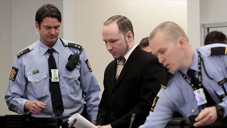 Norveç’te 77 kişi katleden Breivik mahkeme salonlarını nefret kürsüsüne çevirdi