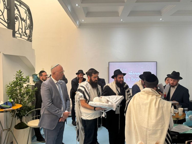 Gazze’de katliam sürerken siyonistler Abu Dabi’de kutlama yaptı