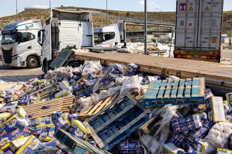 İşgalci Yahudiler yardım tırlarını yağmaladı: 87 tırdan geriye hiçbir şey kalmadı