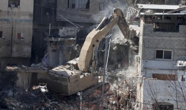 Katil İsrail, Batı Şeria'da mülteci kamplarındaki yıkımı sürdürüyor