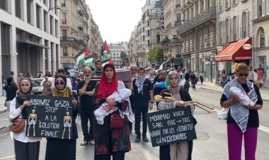 Fransa'da Gazze'deki kıtlığa dikkati çekmek için gösteri düzenlendi