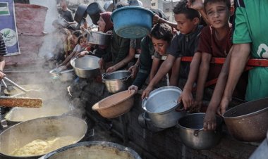 Katil İsrail, Gazze'yi sürekli kıtlık baskısı altında tutmak için sistematik bir açlık politikası izliyor