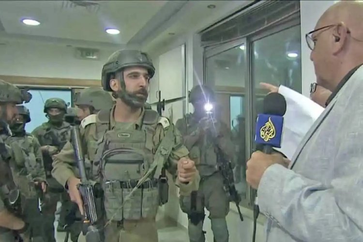 Siyonist İsrail, El Cezire'nin Ramallah'taki ofisini bastı