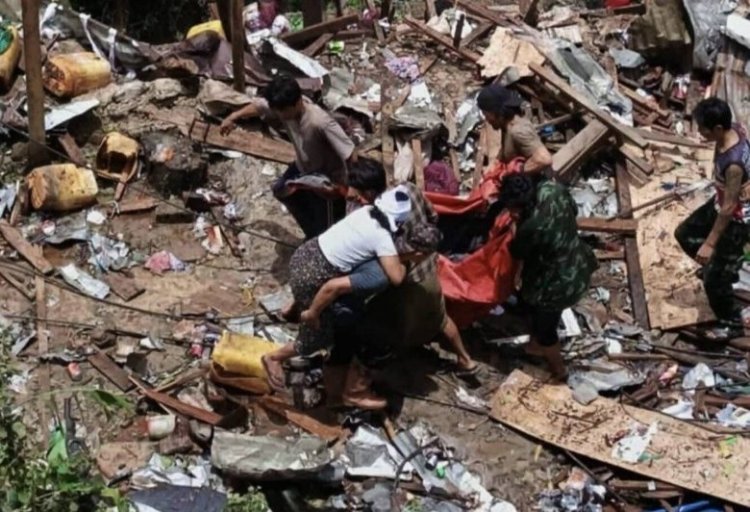 Myanmar'da ordusu sivilleri hedef aldı: 32 ölü