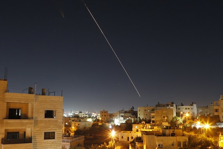 Yemen'den atılan füzenin ardından Ben Gurion Havalimanı hava sahası kapatıldı
