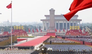 Çin'de İkinci Dünya Savaşı'nın sona ermesinin 80. yılı dolayısıyla askeri geçit töreni yapıldı