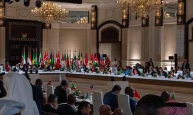 İslam ve Arap Birliği Ortak Zirvesi'nde İsrail'in Katar saldırısına karşı sadece kınama çıktı