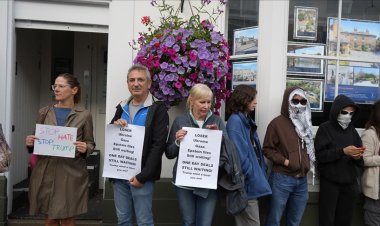 Trump'ın İngiltere ziyareti protestolarla başladı
