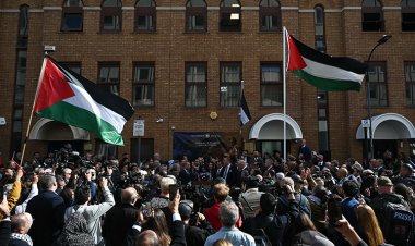 İngiltere'nin Filistin Devleti'ni tanımasının ardından Londra Temsilciliğinde bayrak töreni yapıldı