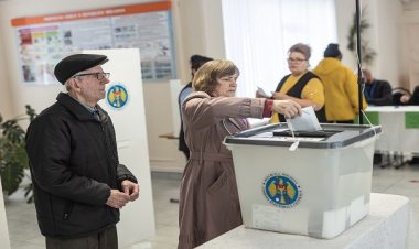 Moldova'daki seçimlerde 3 parti ve 2 blok parlamentoya girdi