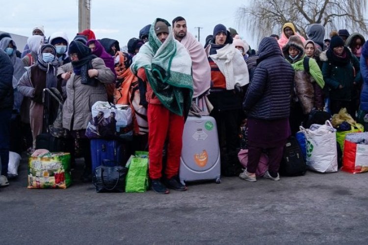 İngiltere, sığınmacıların aile birleşimi başvurularını askıya alacak