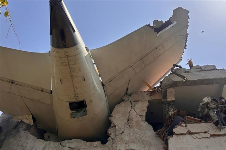 Hindistan'da 260 kişinin öldüğü uçak kazası için aileler Boeing ve Honeywell'e dava açtı