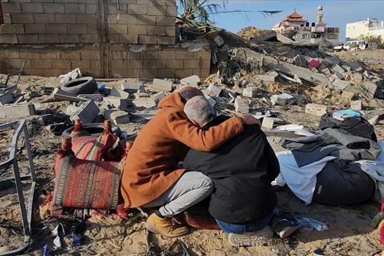 Gazze'deki hükümet: Gazze kentindeki 900 bin Filistinli zoraki göçü reddediyor