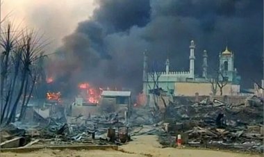 Myanmar ordusu, Rohingya’nın cami ve mezarlıklarını yok etti