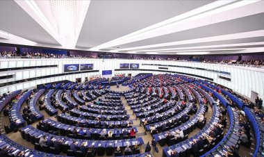 AP insan hakları ihlallerinde vize serbestisini askıya almayı kolaylaştıran değişikliği onayladı