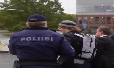 Finlandiya Cumhurbaşkanı Stubb'a "İsrail'den silah ithalatını" soran muhabir gözaltına alındı