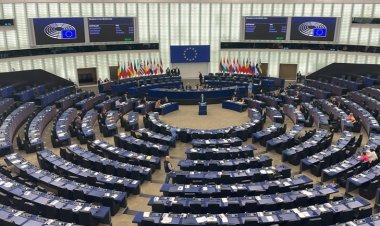 AP üyeleri AB'yi İsrail'e karşı yaptırımlardan vazgeçmemeye, savaş suçları için hesap sormaya çağırdı