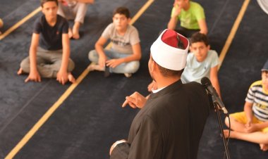 Avrupa camilerinde eski söylem yeni kuşaklara ulaşmıyor