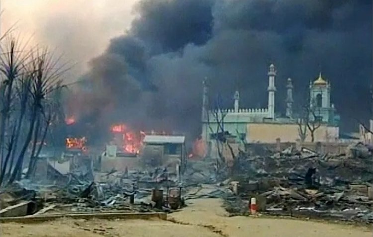 Myanmar ordusu, Rohingya’nın cami ve mezarlıklarını yok etti