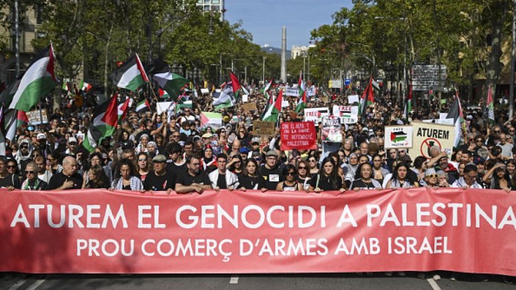 Avrupa ayakta: Roma ve Barselona’da milyonlar Gazze için yürüdü, Londra’da gözaltılar