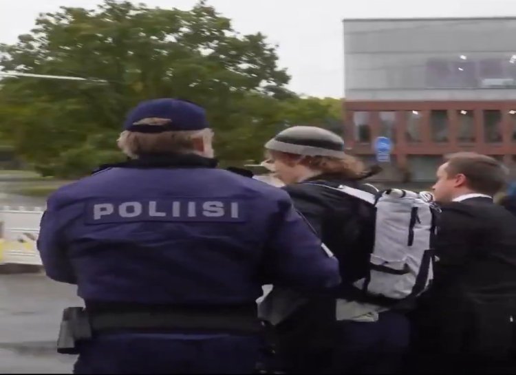 Finlandiya Cumhurbaşkanı Stubb'a "İsrail'den silah ithalatını" soran muhabir gözaltına alındı