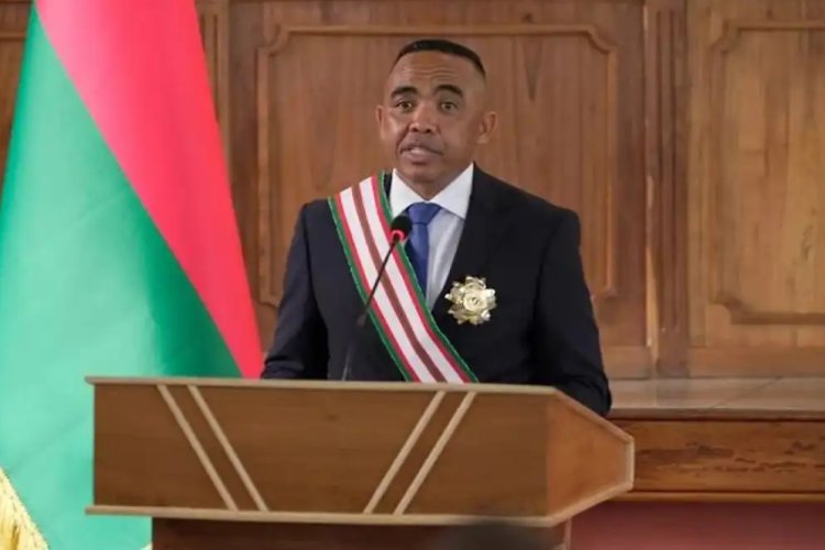 Madagaskar'da Randrianirina, geçiş dönemi cumhurbaşkanı oldu