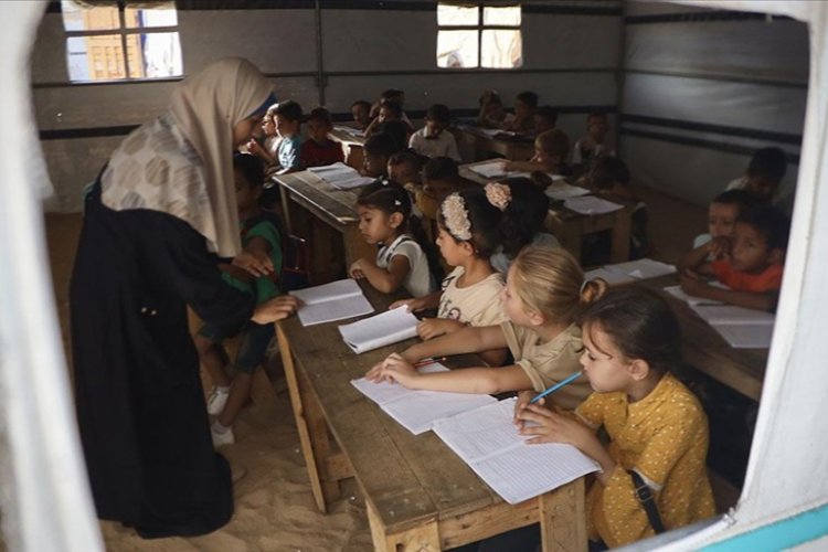 Katil İsrail Ekim 2023'ten beri Gazze ve Batı Şeria'da 20 bini aşkın öğrenci ile 1037 öğretmeni katletti
