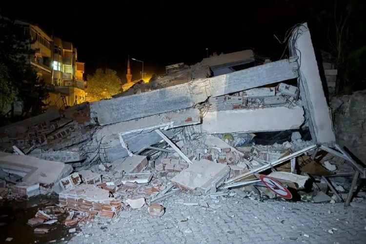 Bakan Yerlikaya: 3 bina ve 1 dükkan yıkıldı, can kaybı yok