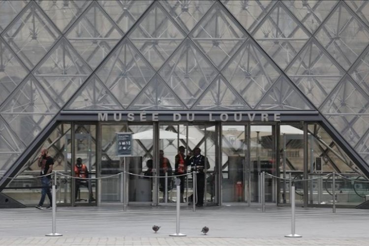 Fransa'da Louvre Müzesi soygunuyla bağlantılı 2 kişi tutuklandı