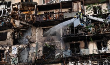 Ukrayna: Rus ordusu 3 hipersonik 'Kinjal' füzesi ve 135 İHA ile saldırı düzenledi