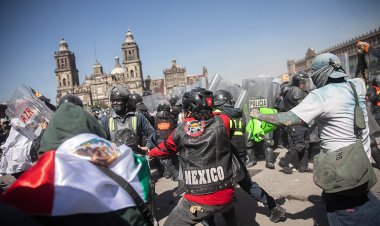 Meksika'da toplanan binlerce kişi hükümetin güvenlik politikasını protesto etti