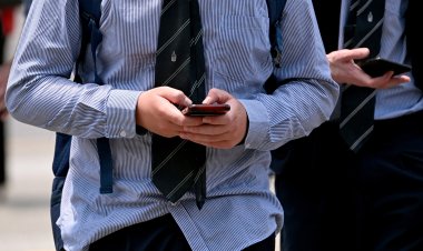 Avustralya'da gençler, sosyal medya yasağı karşısında Yüksek Mahkeme'ye gidiyor