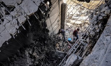 Katil İsrail, Gazze’nin birçok bölgesine gece boyunca yoğun saldırılar düzenledi