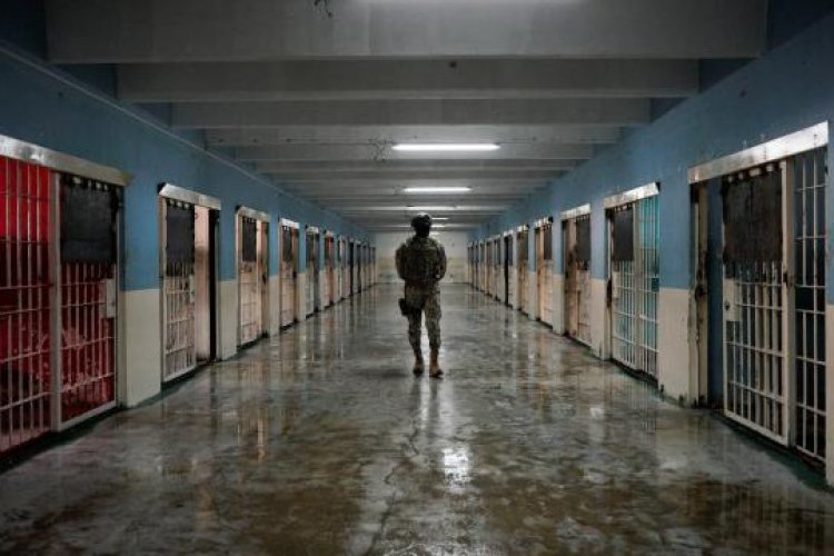 Ekvador'da bir cezaevinde 27 mahkum ölü bulundu